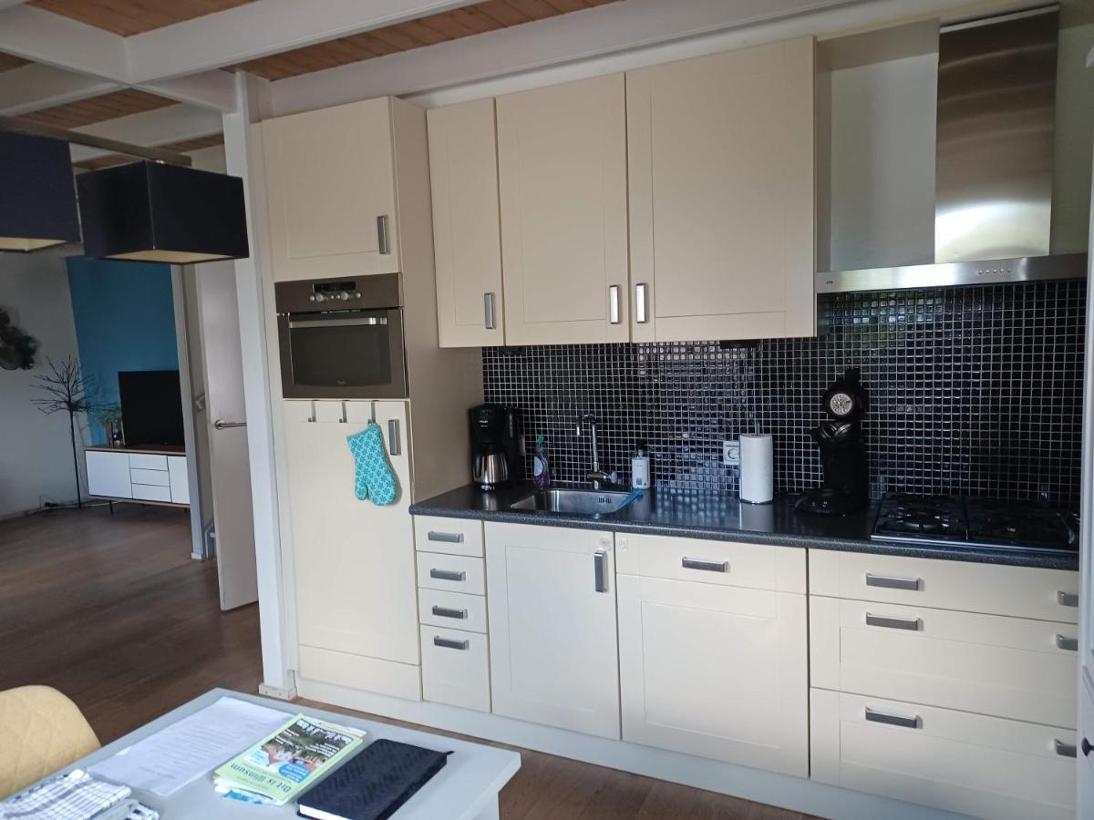 Karakteristiek Huis In Centrum Winsum Met Nieuwe Badkamer Екстериор снимка