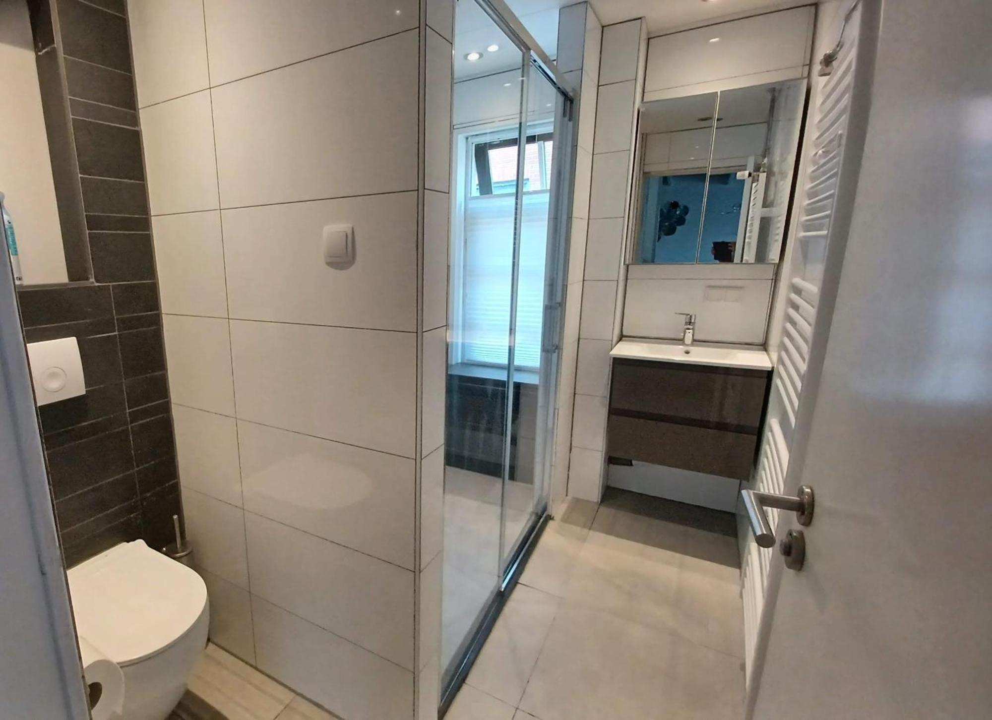 Karakteristiek Huis In Centrum Winsum Met Nieuwe Badkamer Екстериор снимка